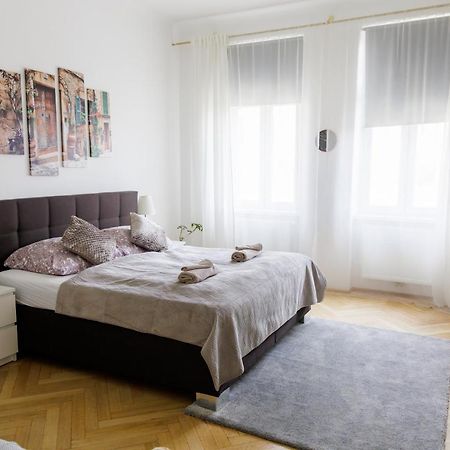 Moonlight Apartment With Porch Near Schoenbrunn And Westbahnhof Viyana Dış mekan fotoğraf