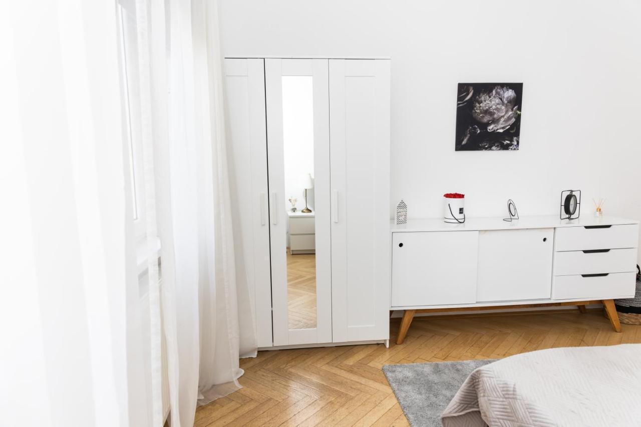 Moonlight Apartment With Porch Near Schoenbrunn And Westbahnhof Viyana Dış mekan fotoğraf